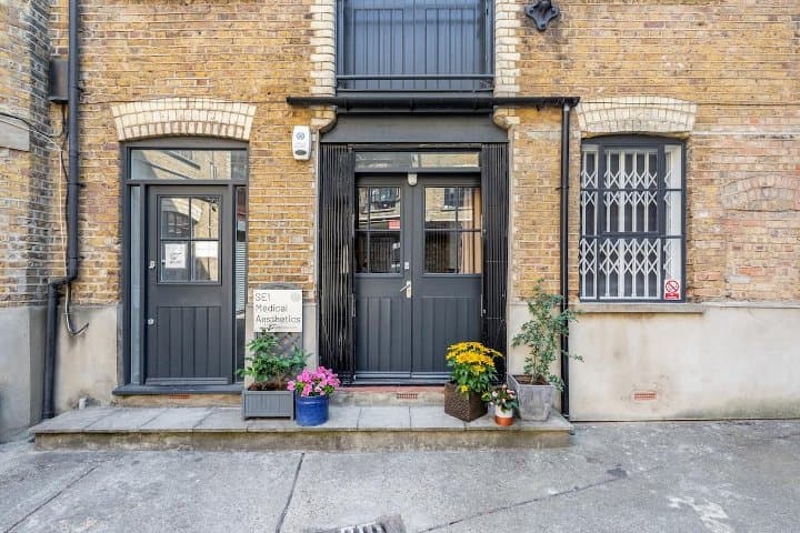 SE1 Medical Aesthetics - Bermondsey Street Entrance